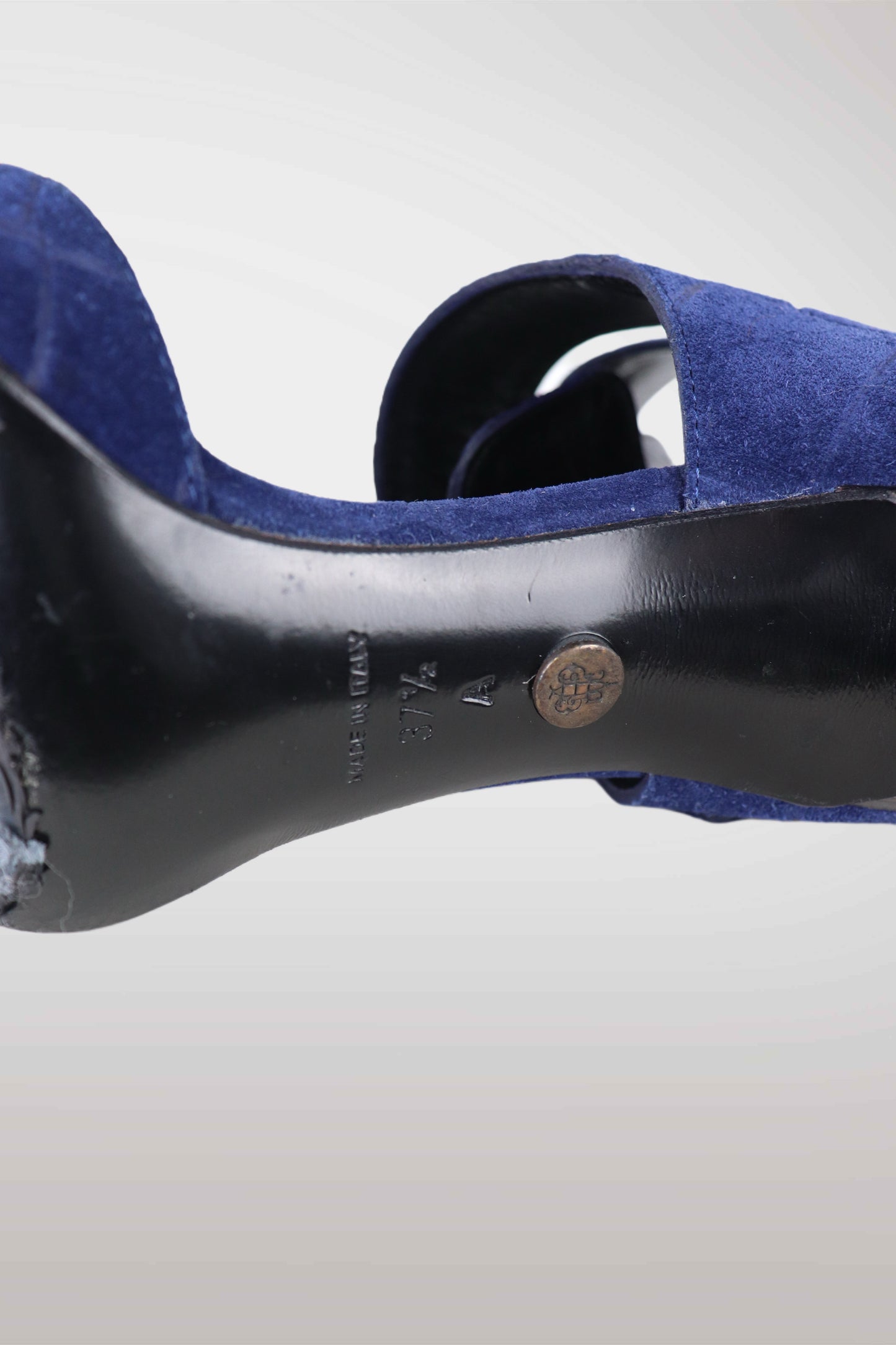 Emilio Pucci Suede Buckle Heels EU37.5